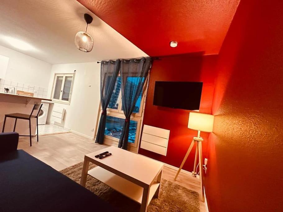 Апартаменты Studio Centre Avec Wifi Мюлуз Экстерьер фото